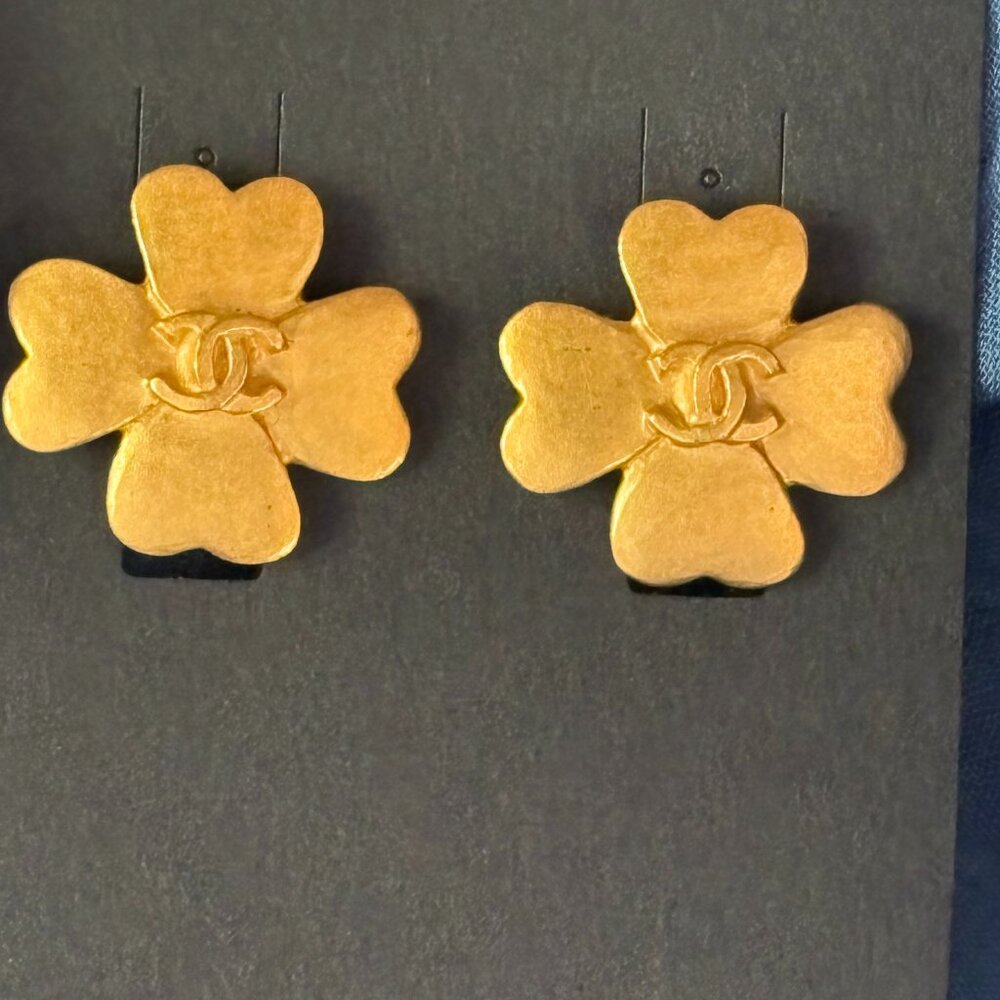 Vintage Chanel Clover CC Earrings | Made in France